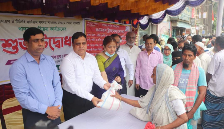 ময়মনসিংহ জেলার খোলা বাজারে খাদ্যশস্য বিক্রির শুভ উদ্বোধন