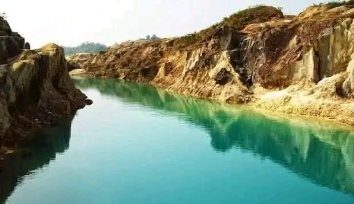 বিজয়পুর চিনামাটির পাহাড় – ময়মনসিংহের এক অন্যতম পর্যটন কেন্দ্র