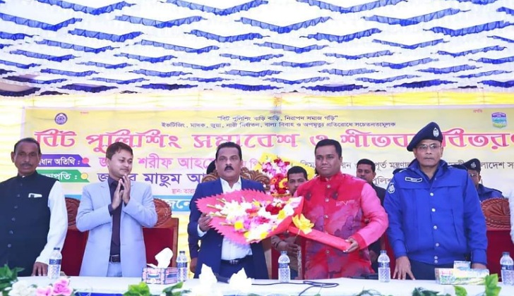 তারাকান্দায় বিট পুলিশিং সমাবেশ ও শীতবস্ত্র বিতরণ অনুষ্ঠিত