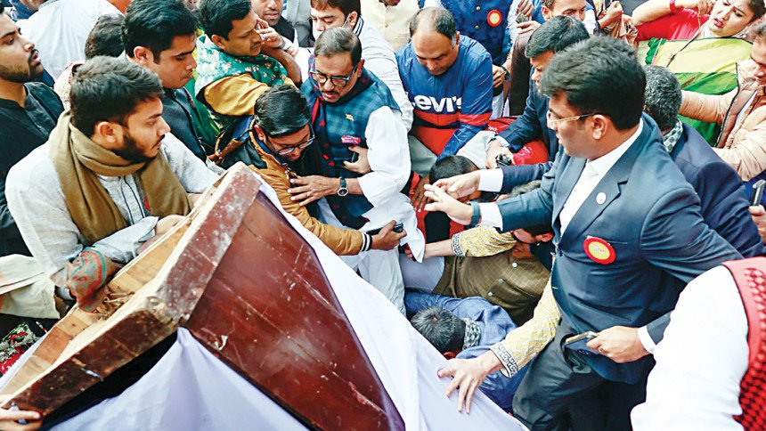 মঞ্চ ভেঙে পড়া নিয়ে যা বললেন ওবায়দুল কাদের