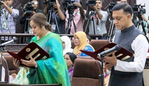 ময়মনসিংহ সিটি কর্পোরেশনের নব নির্বাচিতদের শপথ গ্রহন অনুষ্ঠিত